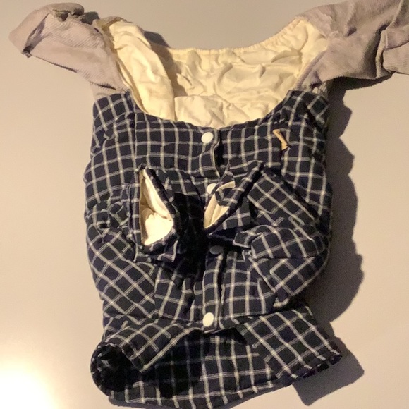 CLOTHING - Picture 7 of 16